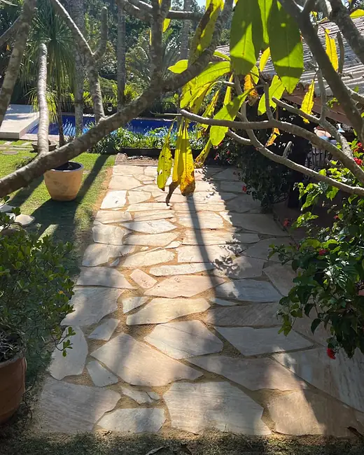 Caminho de jardim em Lajão Amarelo São Tomé